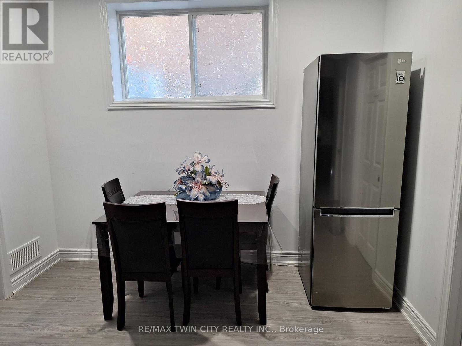 15 Spring Creek Street, Kitchener, Ontario  N2A 0G3 - Photo 13 - X12614738