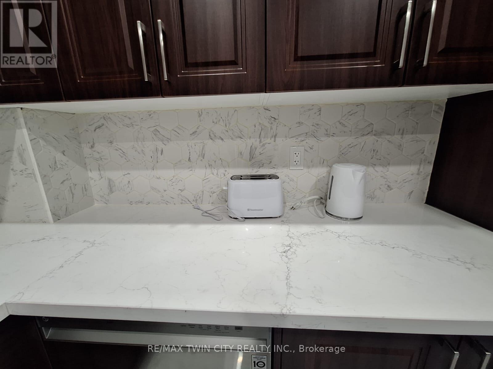 15 Spring Creek Street, Kitchener, Ontario  N2A 0G3 - Photo 22 - X12614738