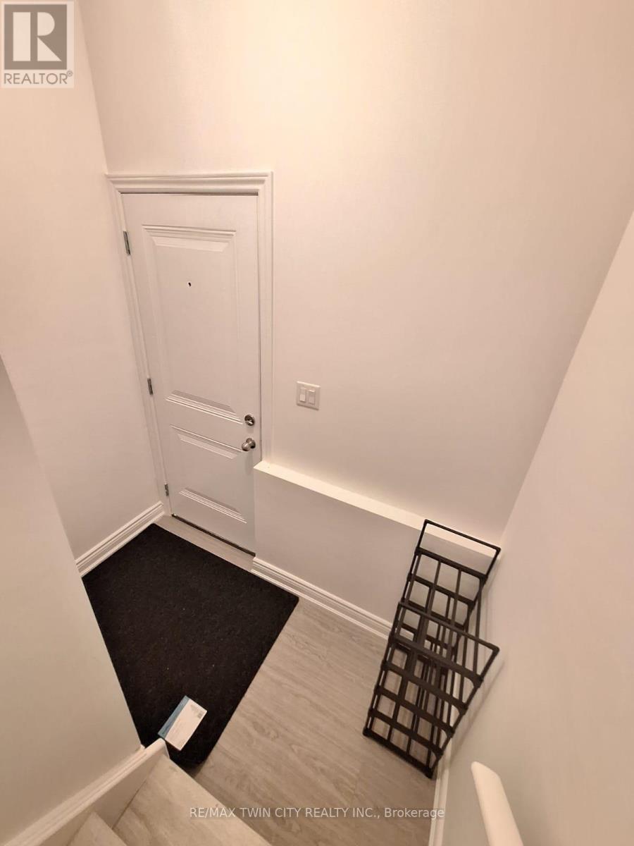 15 Spring Creek Street, Kitchener, Ontario  N2A 0G3 - Photo 5 - X12614738