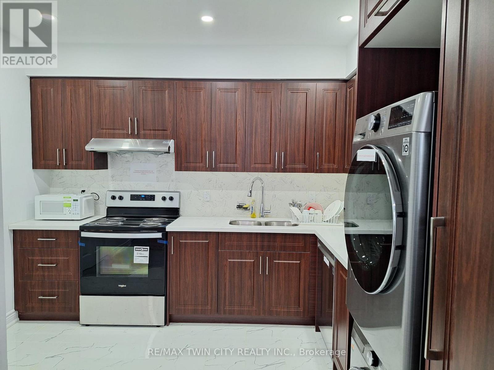 15 Spring Creek Street, Kitchener, Ontario  N2A 0G3 - Photo 8 - X12614738