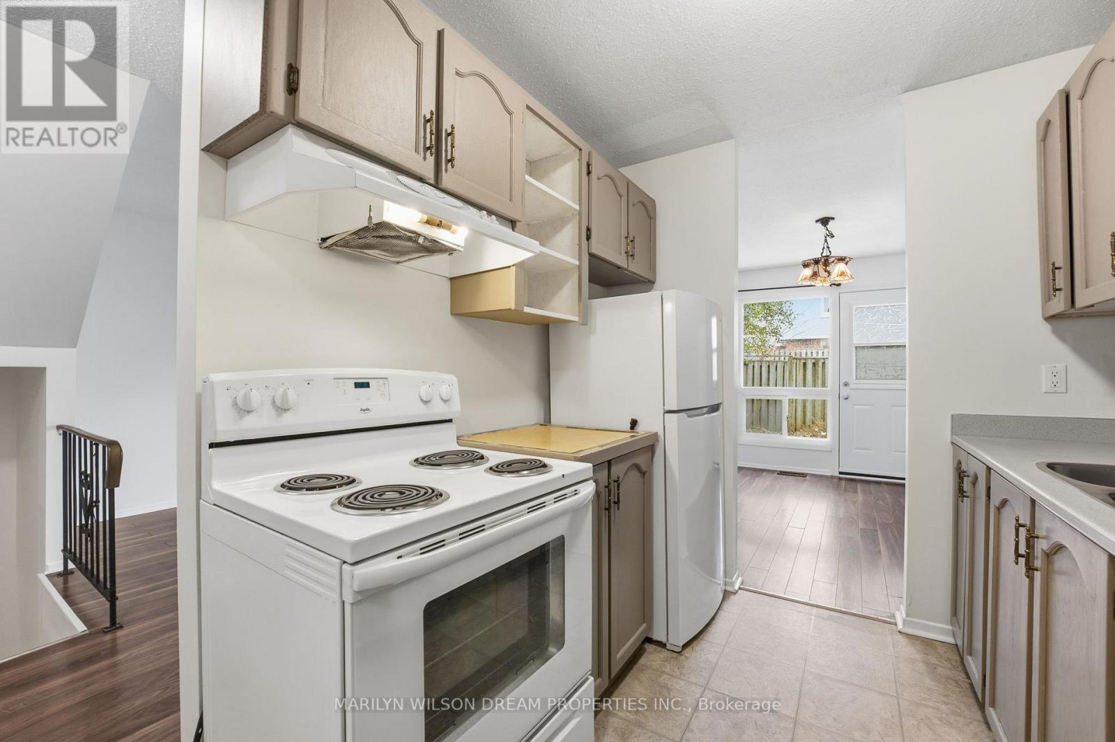 54 - 403 Miranda Private, Ottawa, Ontario K1K 3Y2 - Photo 10 - X12614834