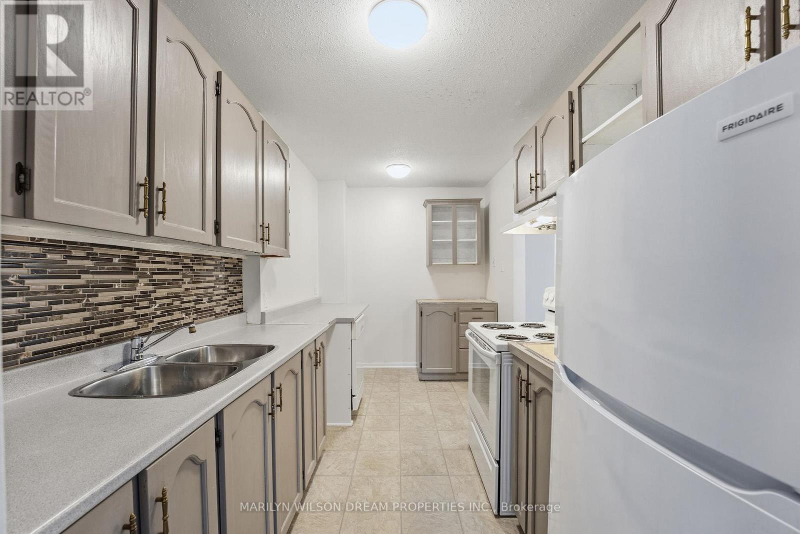 54 - 403 Miranda Private, Ottawa, Ontario K1K 3Y2 - Photo 13 - X12614834