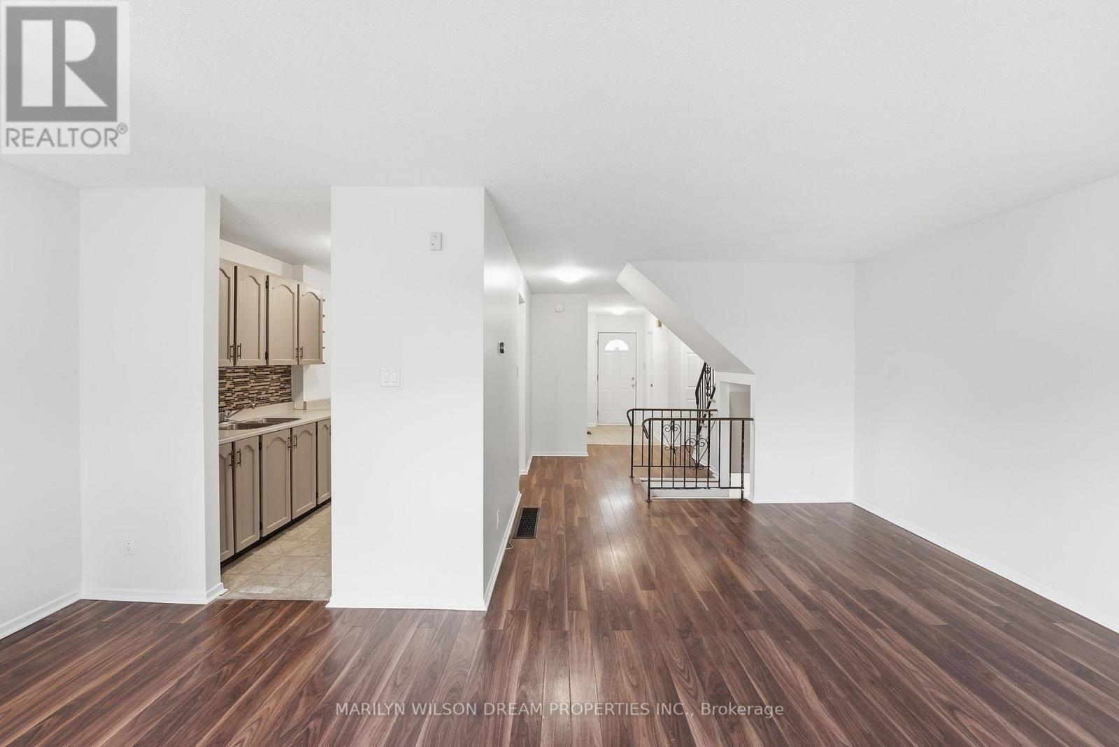 54 - 403 Miranda Private, Ottawa, Ontario K1K 3Y2 - Photo 4 - X12614834