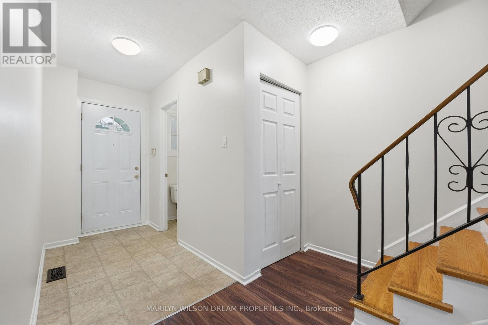 54 - 403 Miranda Private, Ottawa, Ontario K1K 3Y2 - Photo 5 - X12614834