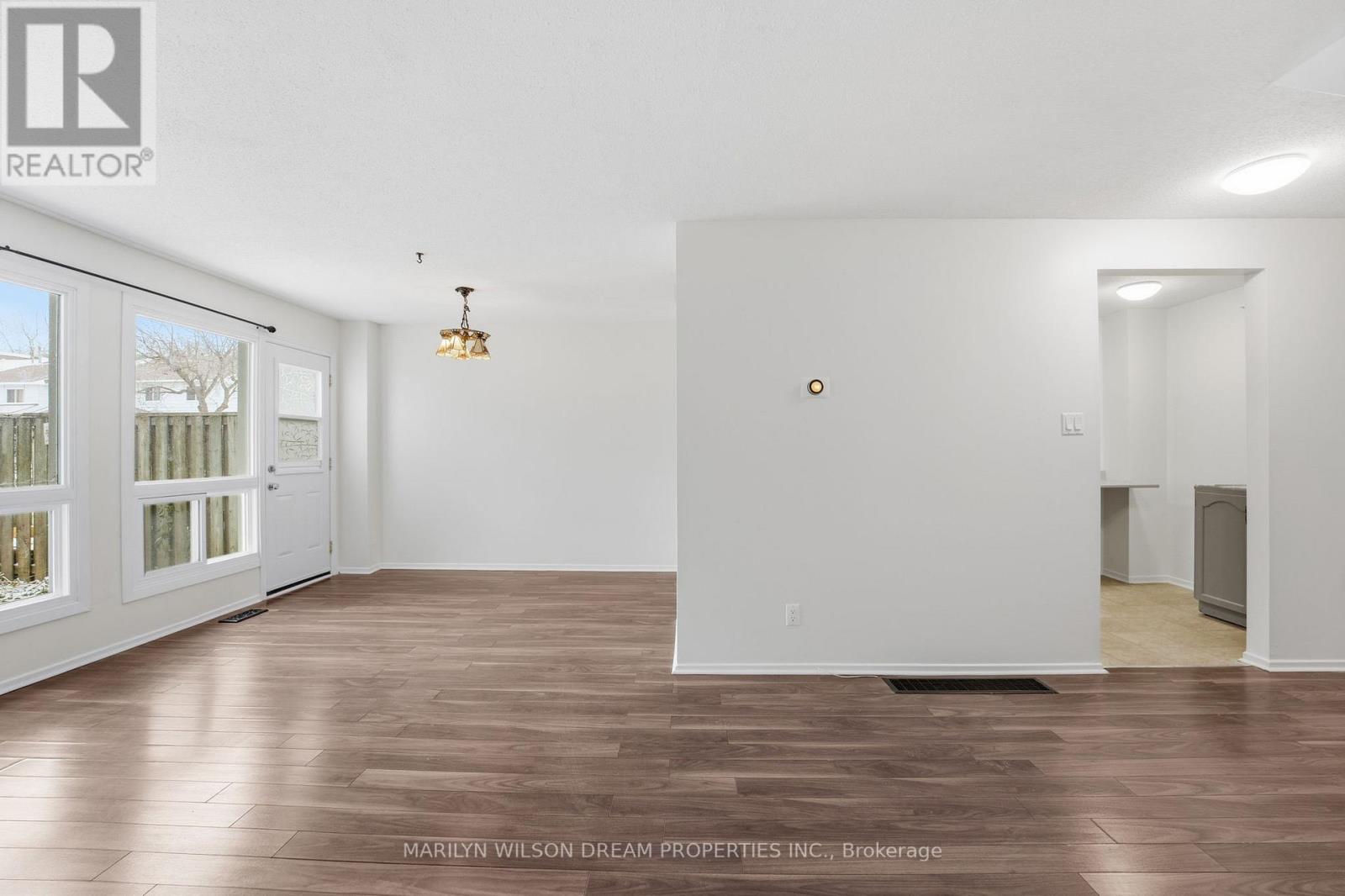 54 - 403 Miranda Private, Ottawa, Ontario K1K 3Y2 - Photo 6 - X12614834