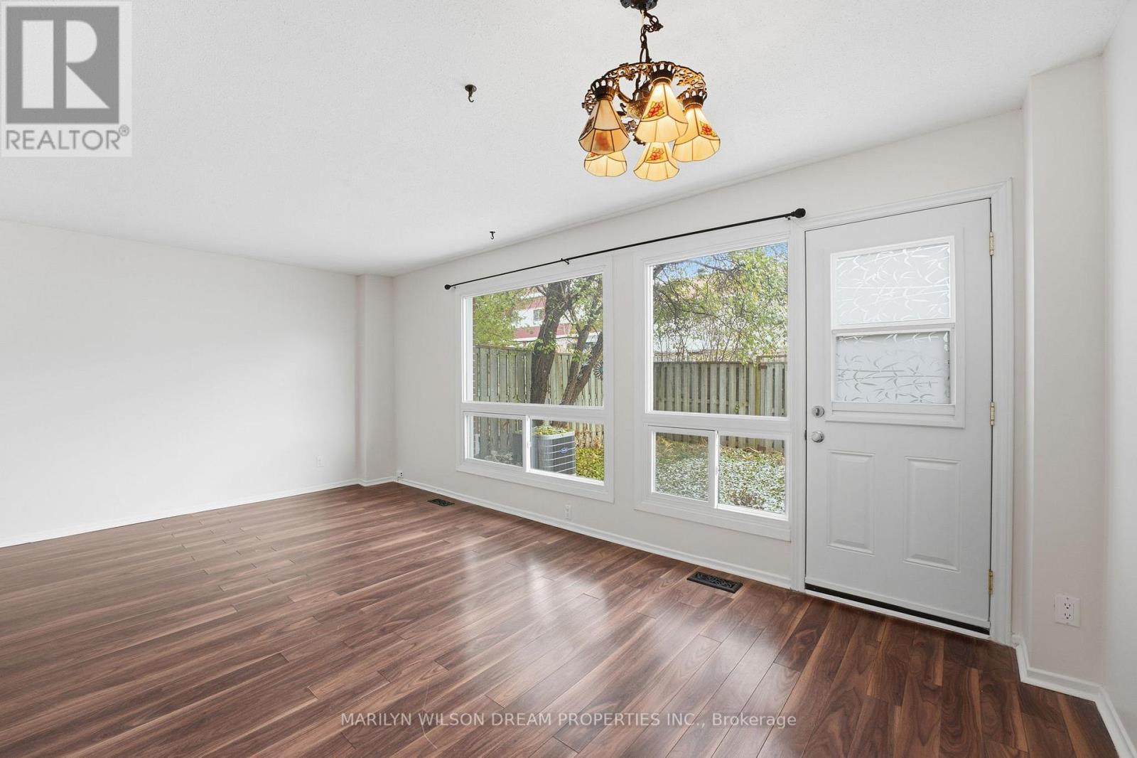 54 - 403 Miranda Private, Ottawa, Ontario K1K 3Y2 - Photo 9 - X12614834