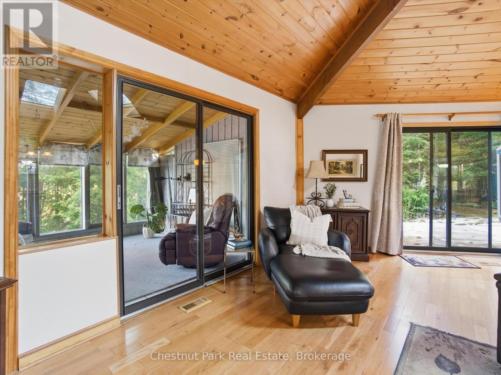 1077 Fairy Falls Road, Lake Of Bays, Ontario  P0B 1A0 - Photo 16 - X12570792