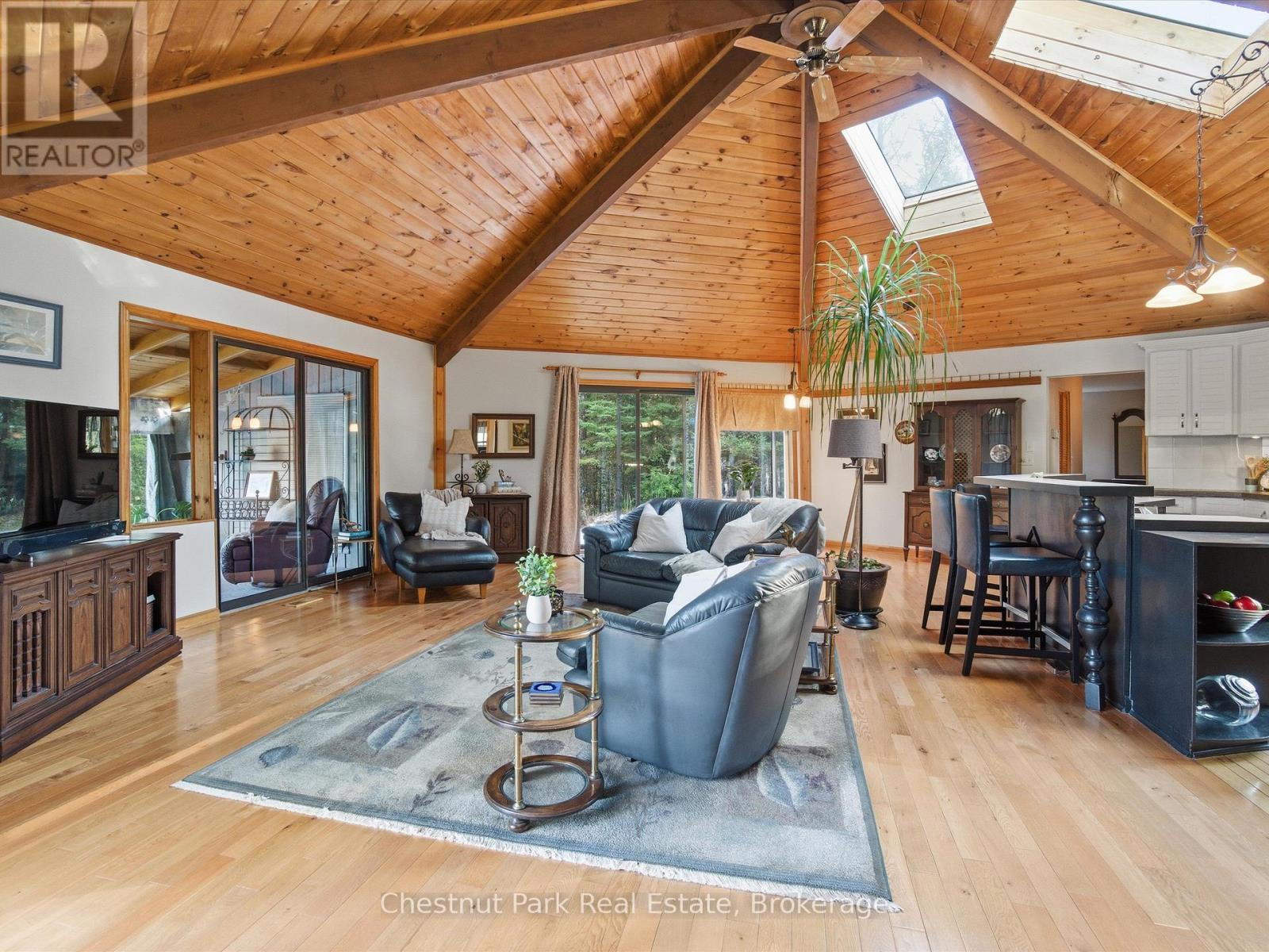 1077 Fairy Falls Road, Lake Of Bays, Ontario  P0B 1A0 - Photo 18 - X12570792