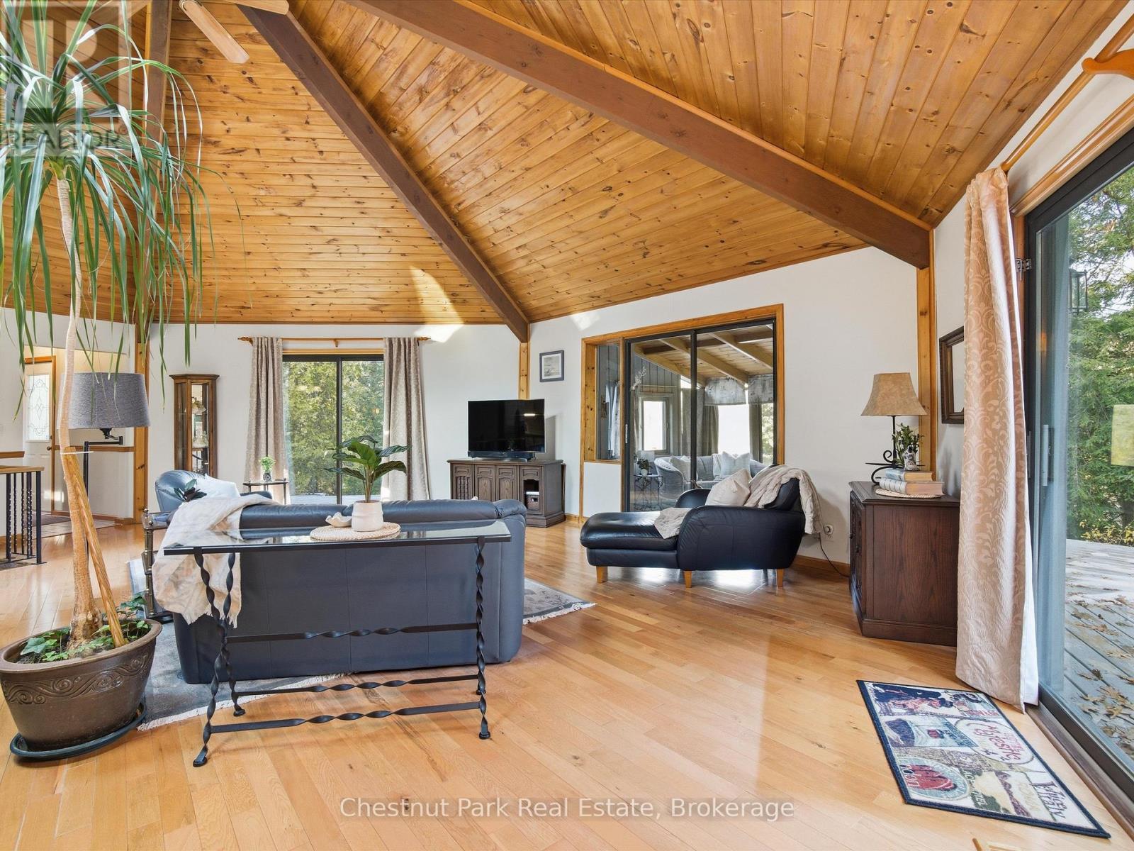 1077 Fairy Falls Road, Lake Of Bays, Ontario  P0B 1A0 - Photo 14 - X12570792