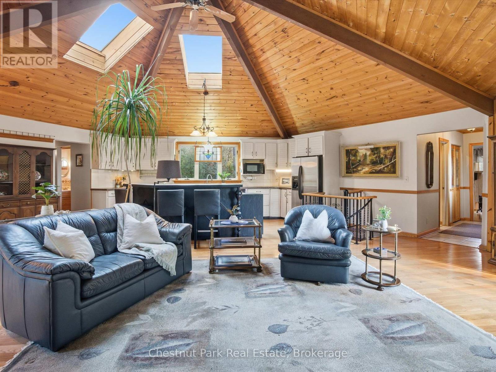 1077 Fairy Falls Road, Lake Of Bays, Ontario  P0B 1A0 - Photo 15 - X12570792