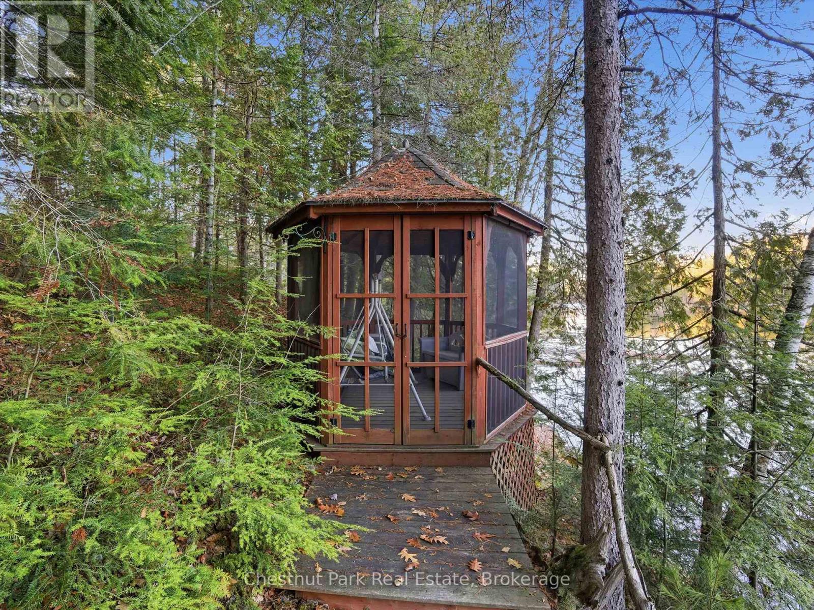 1077 Fairy Falls Road, Lake Of Bays, Ontario  P0B 1A0 - Photo 9 - X12570792