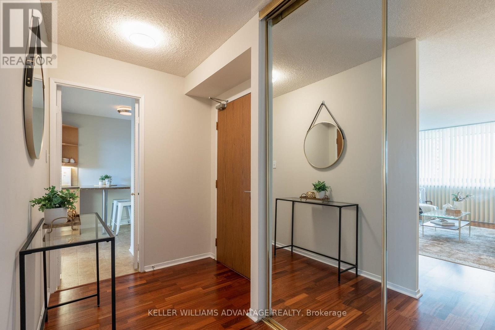 1005 - 75 Wynford Heights Crescent, Toronto, Ontario  M3C 3H9 - Photo 2 - C12614824