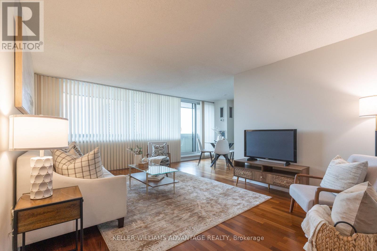 1005 - 75 Wynford Heights Crescent, Toronto, Ontario  M3C 3H9 - Photo 4 - C12614824