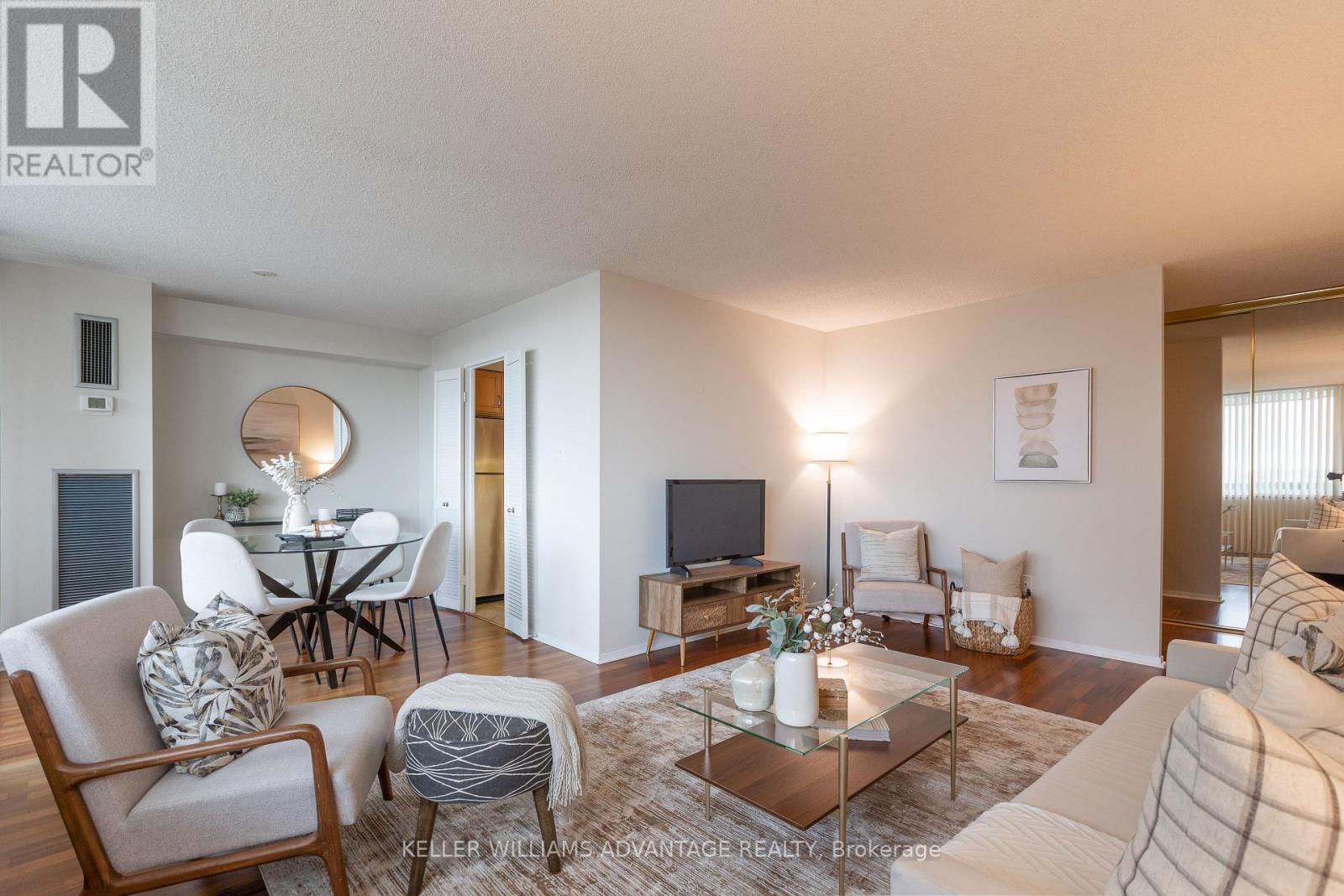 1005 - 75 Wynford Heights Crescent, Toronto, Ontario  M3C 3H9 - Photo 6 - C12614824