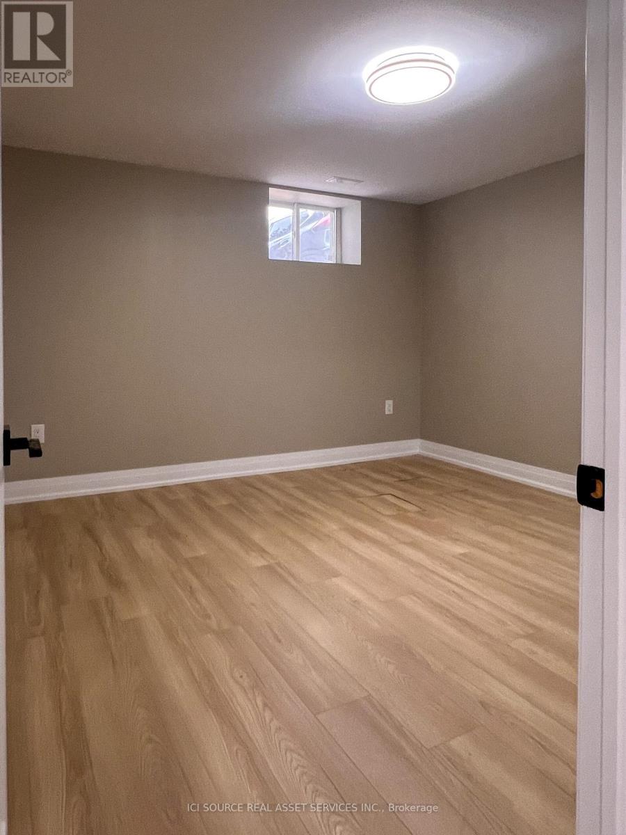 Lower - 30 Swanhurst Boulevard, Mississauga, Ontario  L5N 1B7 - Photo 15 - W12614830