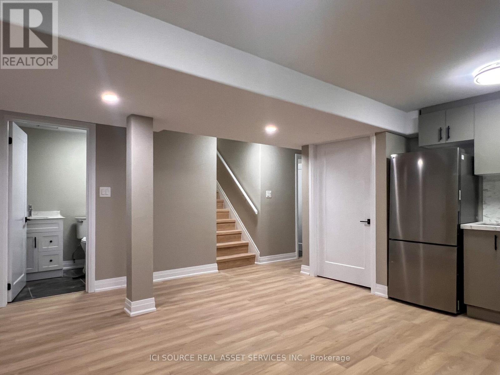 Lower - 30 Swanhurst Boulevard, Mississauga, Ontario  L5N 1B7 - Photo 6 - W12614830