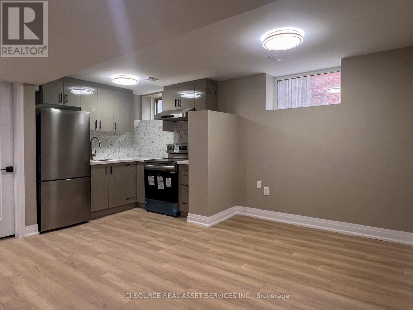 Lower - 30 Swanhurst Boulevard, Mississauga, Ontario  L5N 1B7 - Photo 7 - W12614830