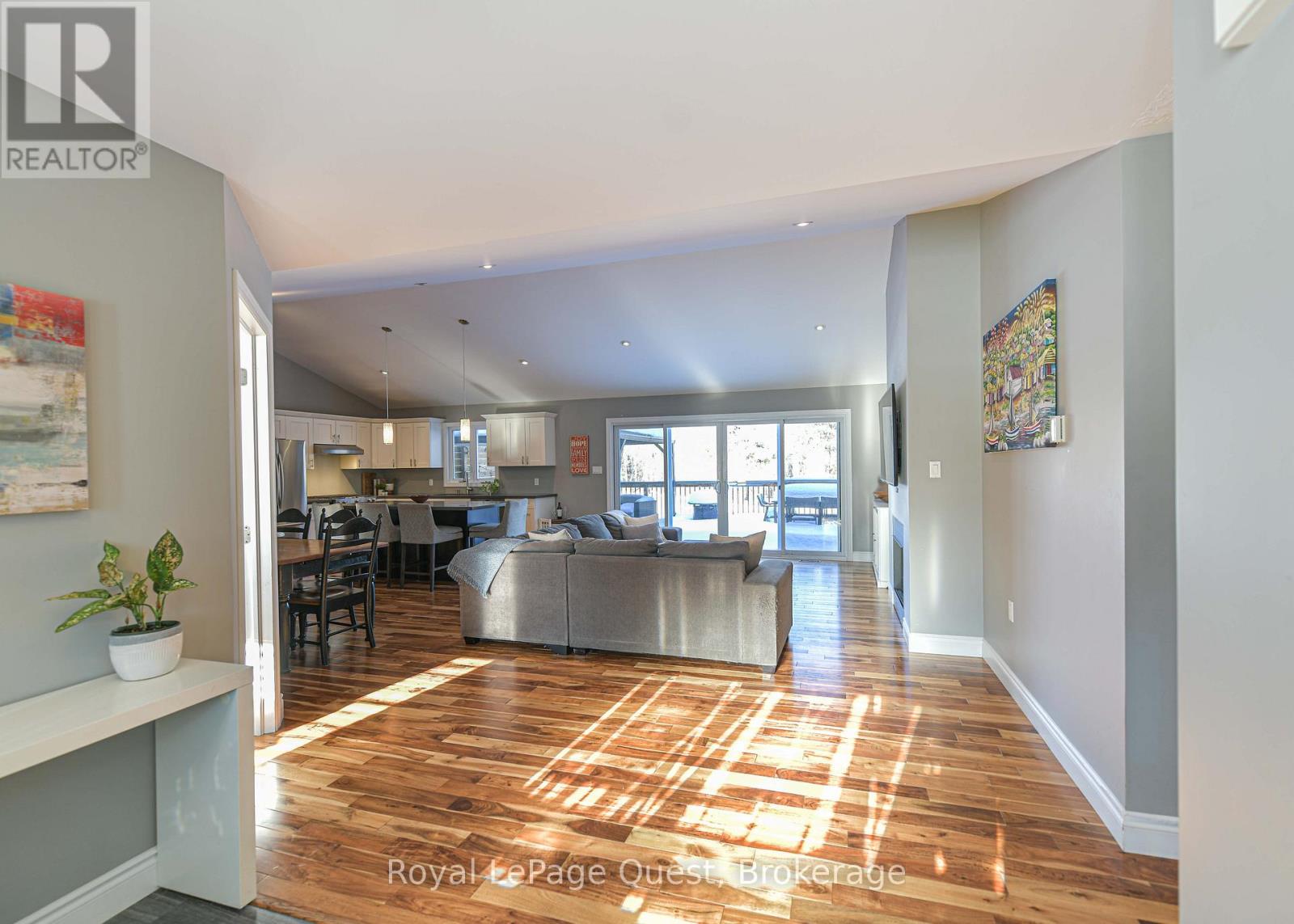 2044 Marchmont Road, Severn (Marchmont), Ontario  L3V 0V6 - Photo 13 - S12614852