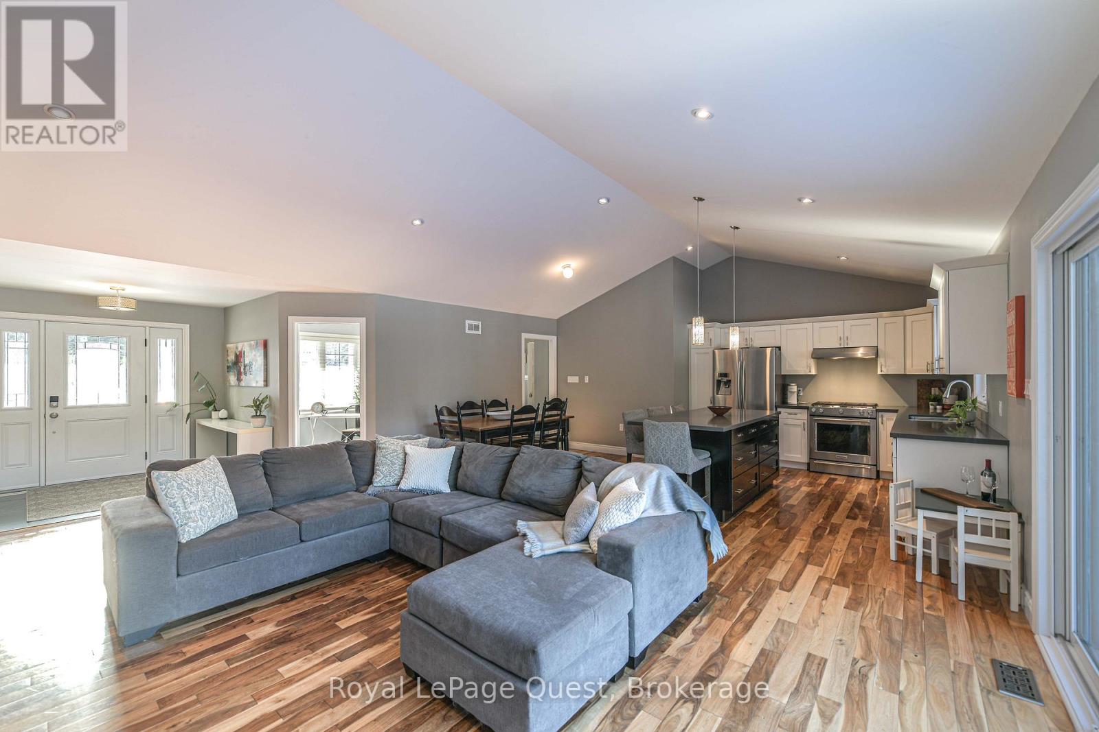 2044 Marchmont Road, Severn (Marchmont), Ontario  L3V 0V6 - Photo 17 - S12614852