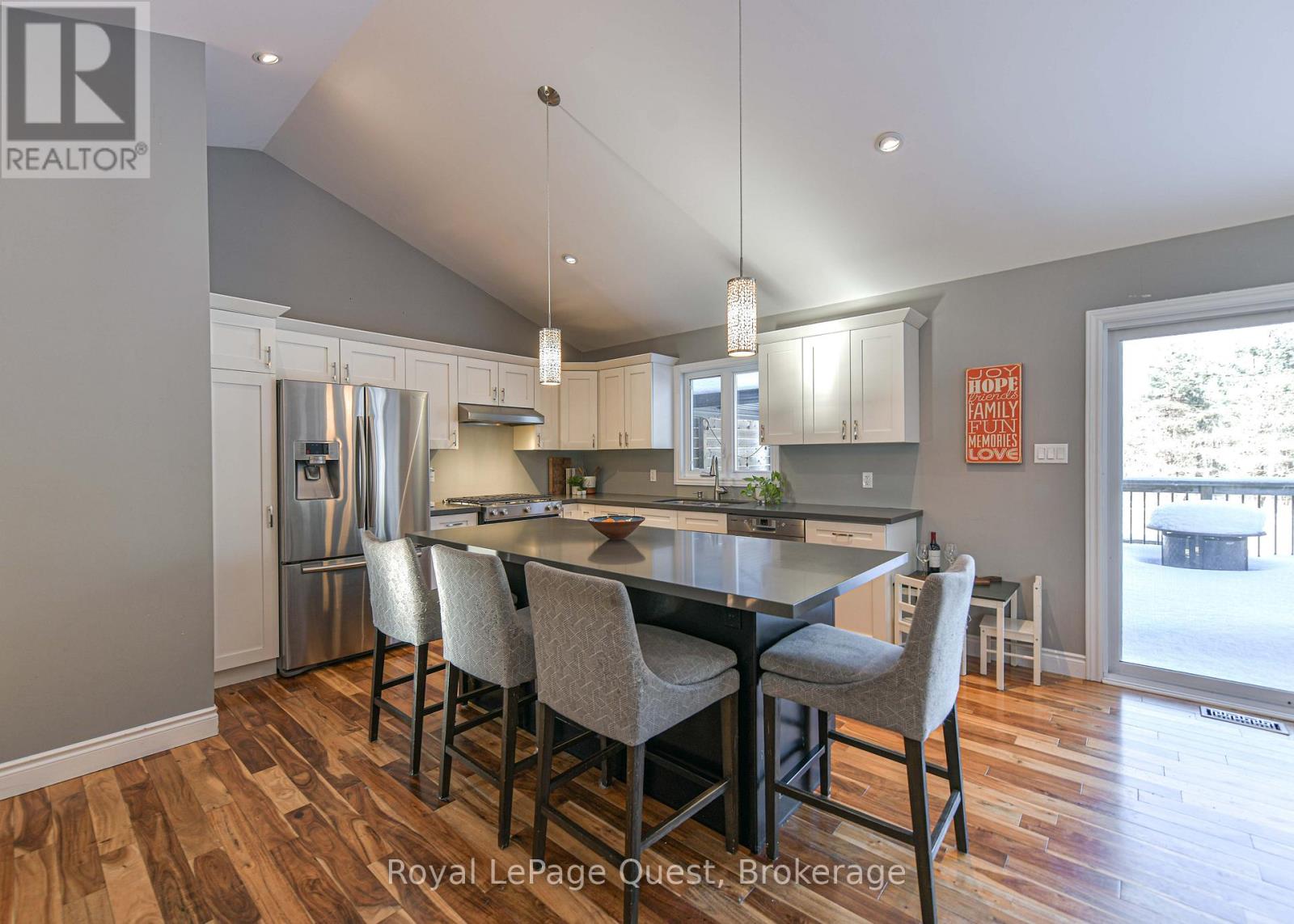 2044 Marchmont Road, Severn (Marchmont), Ontario  L3V 0V6 - Photo 18 - S12614852