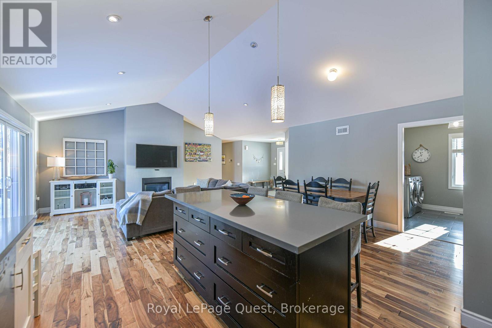 2044 Marchmont Road, Severn (Marchmont), Ontario  L3V 0V6 - Photo 21 - S12614852