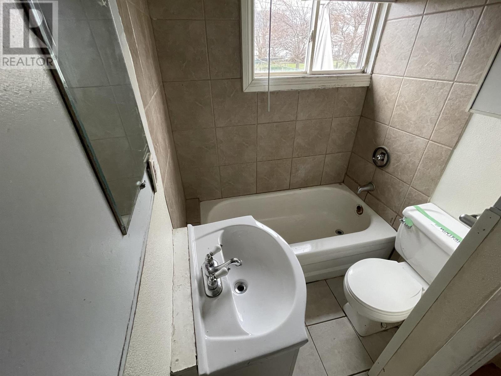 118 Mary Street East, Thunder Bay, Ontario  P7E 4J5 - Photo 10 - TB253634