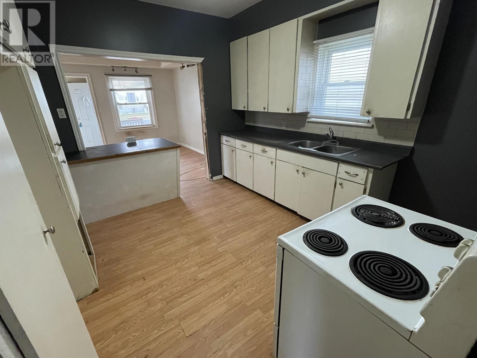 118 Mary Street East, Thunder Bay, Ontario  P7E 4J5 - Photo 7 - TB253634