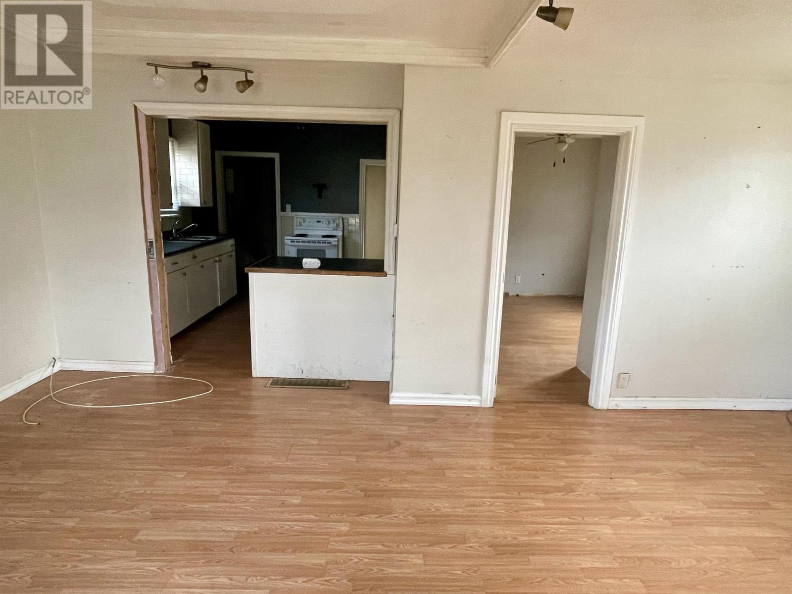 118 Mary Street East, Thunder Bay, Ontario  P7E 4J5 - Photo 5 - TB253634