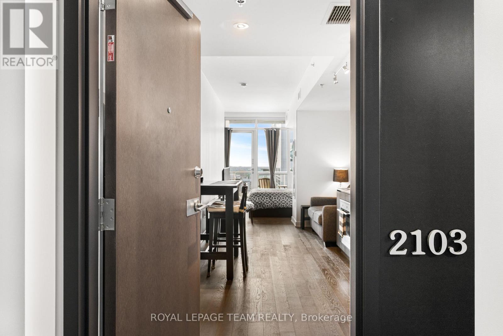 2103 - 199 Slater Street, Ottawa, Ontario K1P 0C8 - Photo 3 - X12614840