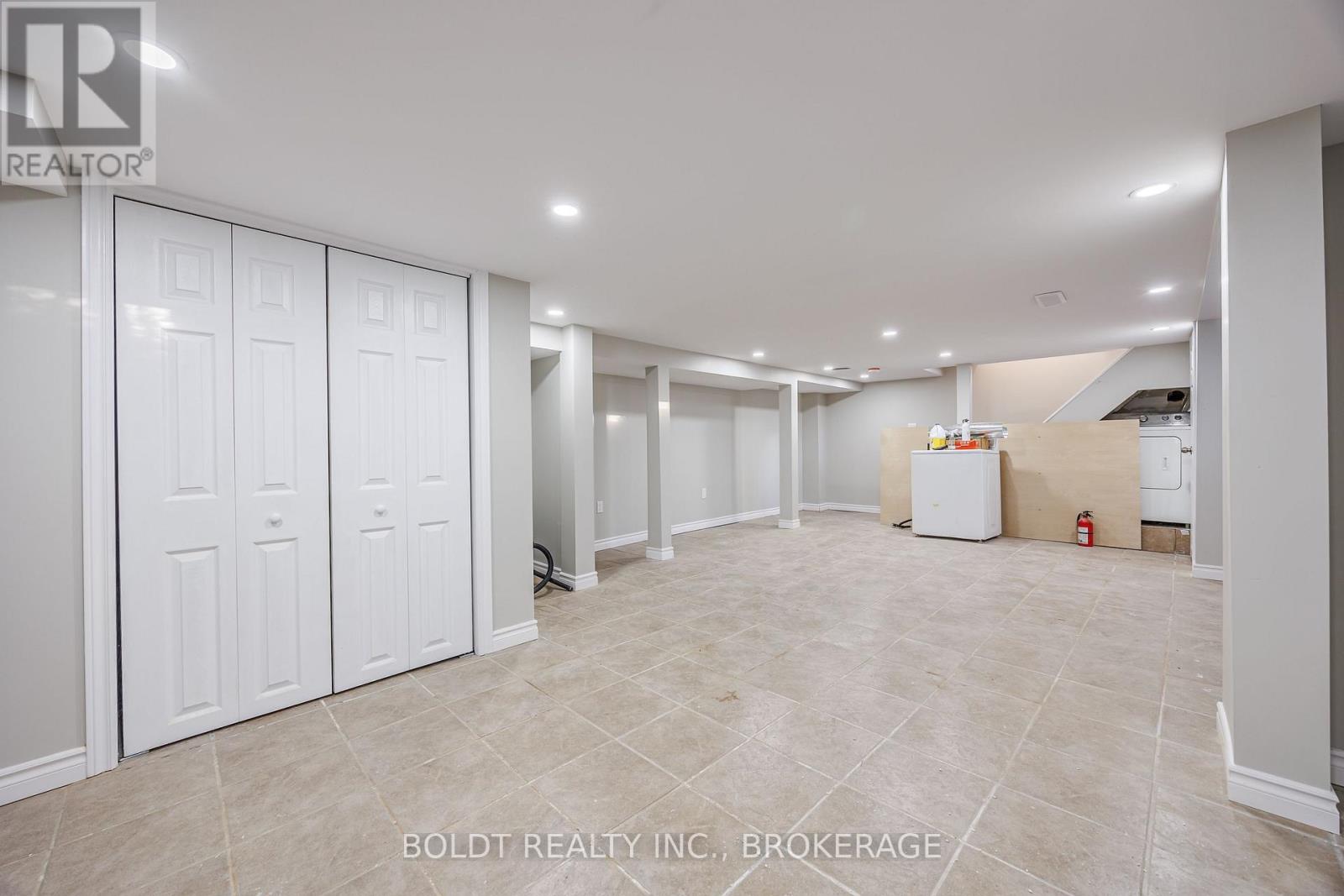 132 Welland Avenue, St. Catharines (Downtown), Ontario  L2R 2N6 - Photo 15 - X12614842