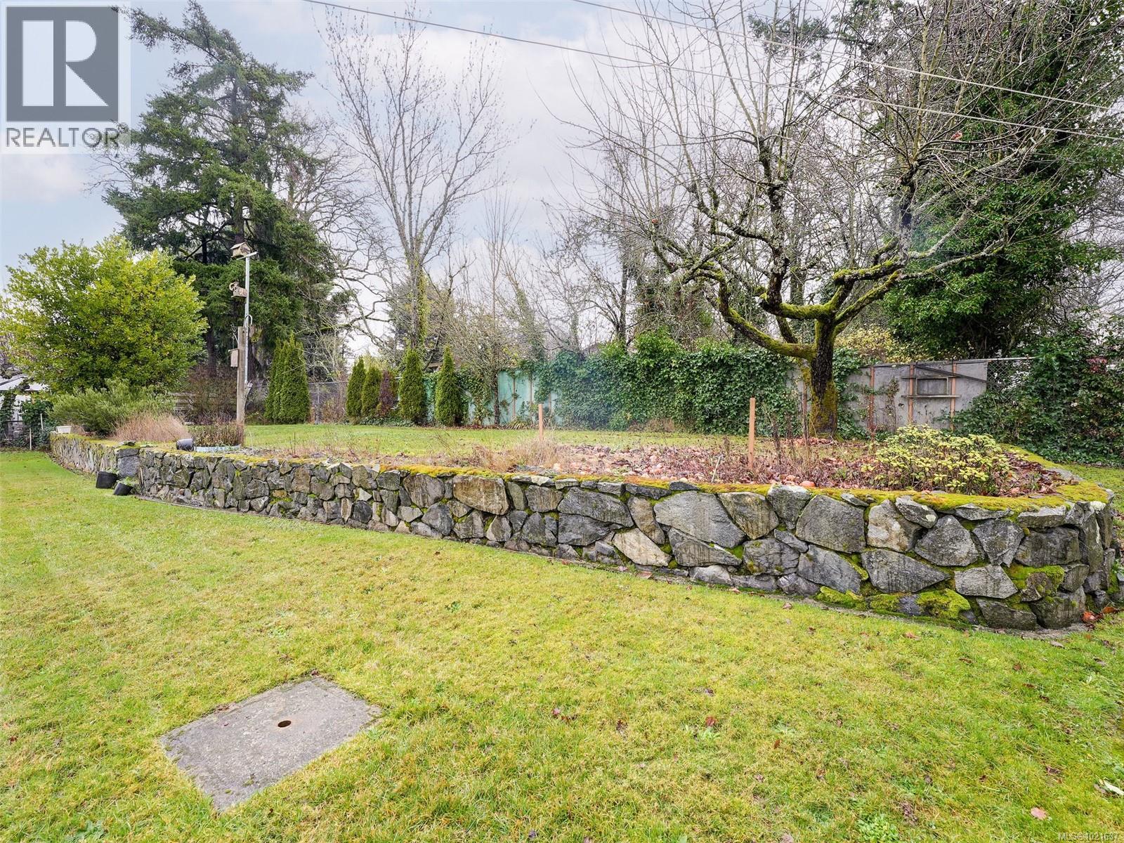 3059 Admirals Rd, Saanich, British Columbia V9A 2S1 - Photo 9 - 1021637