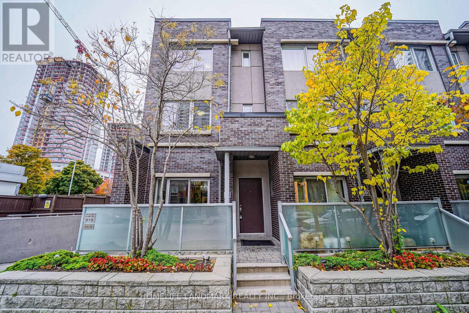 TH47 - 315 VILLAGE GREEN SQUARE W, Toronto, Ontario