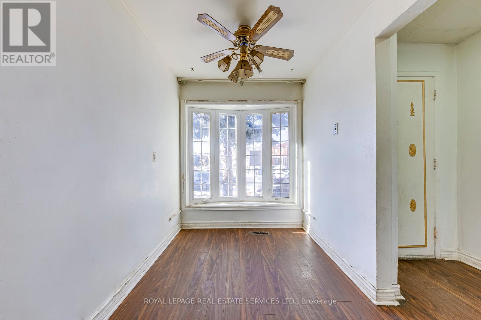 66 Banting Crescent, Brampton, Ontario L6Y 2K9 - Photo 5 - W12614844