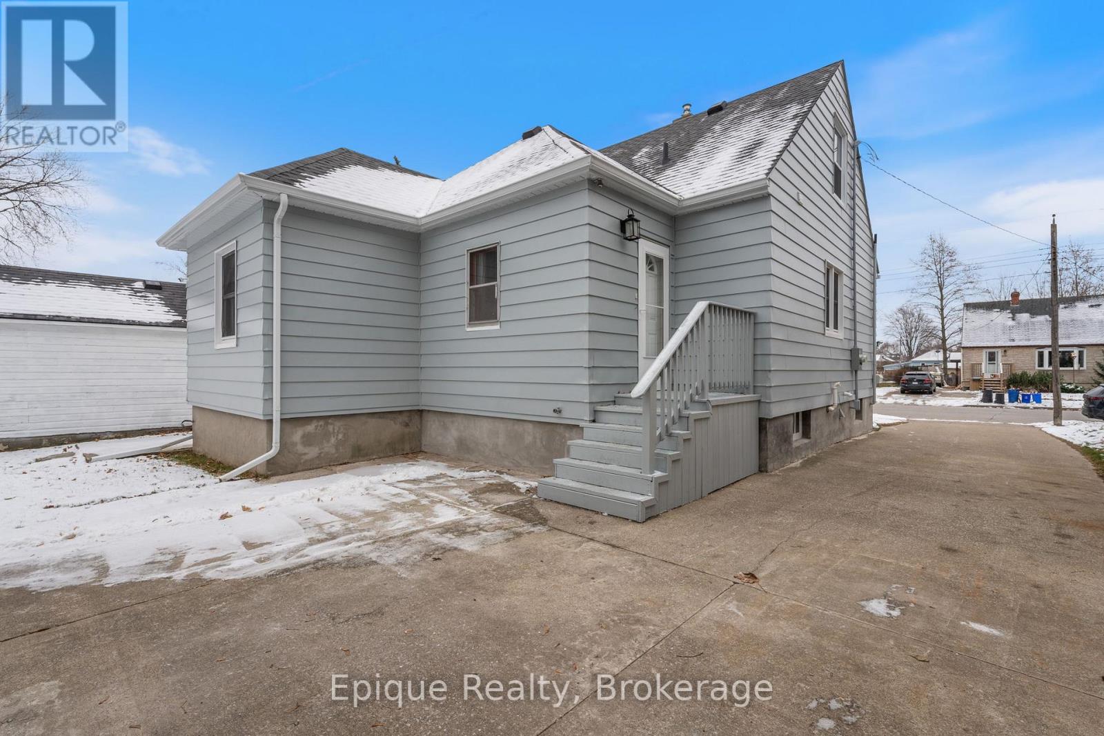 690 Rosedale Avenue, Sarnia, Ontario N7V 1Z7 - Photo 16 - X12614838