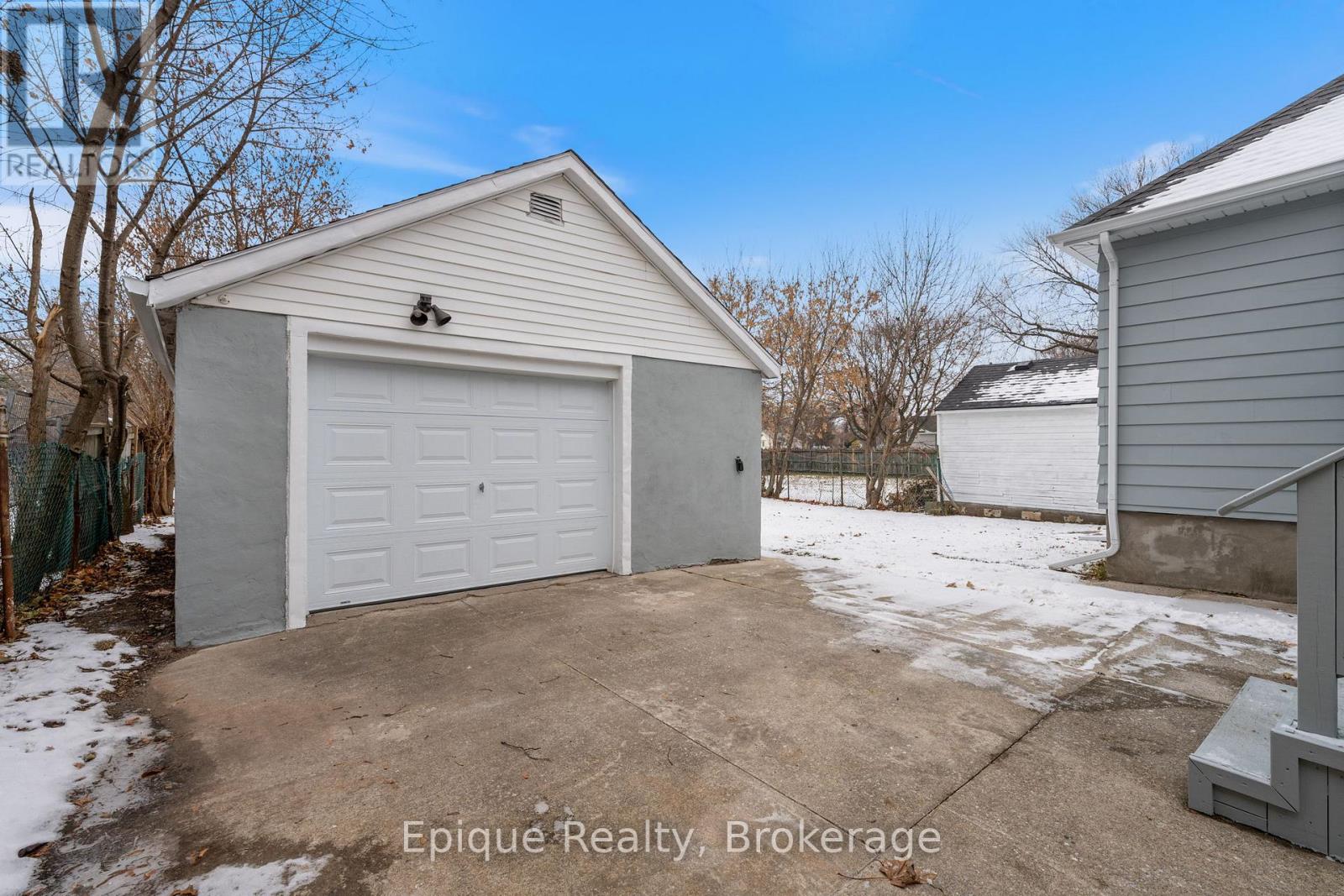 690 Rosedale Avenue, Sarnia, Ontario N7V 1Z7 - Photo 20 - X12614838