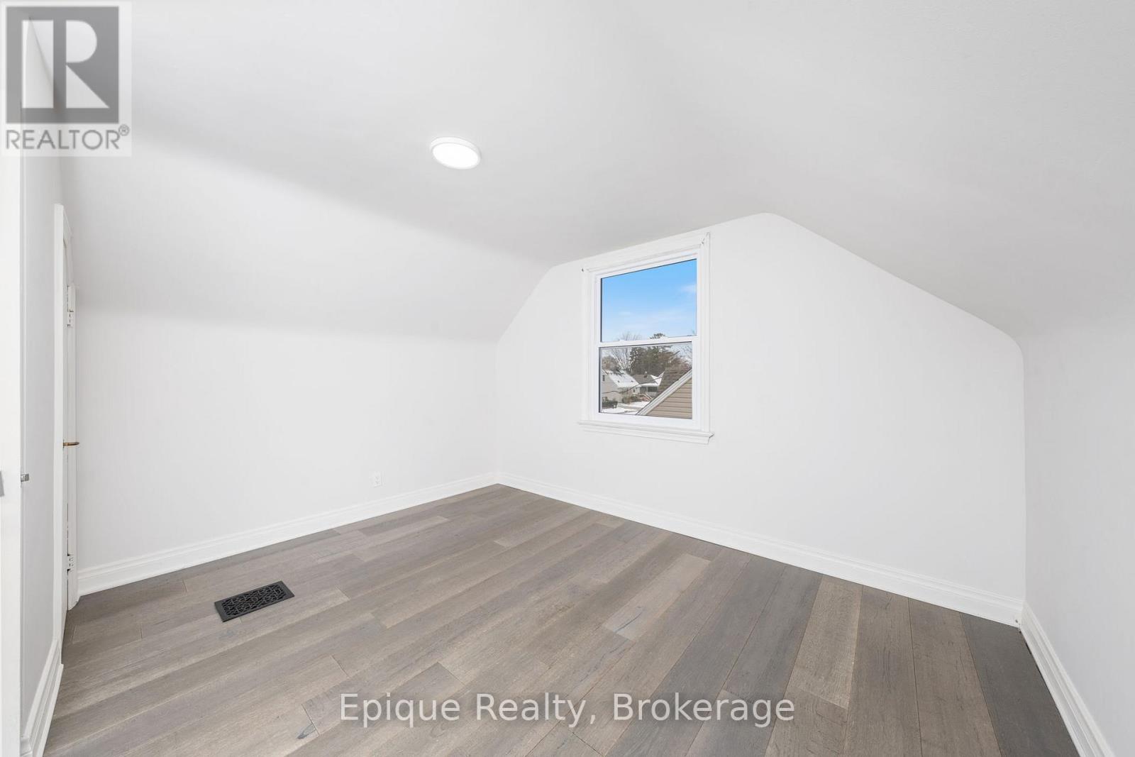 690 Rosedale Avenue, Sarnia, Ontario N7V 1Z7 - Photo 41 - X12614838