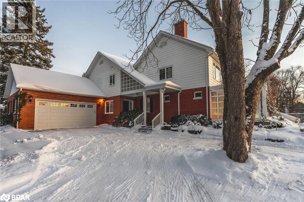 150 Collingwood Street, Barrie, Ontario  L4M 5M3 - Photo 2 - 40779786