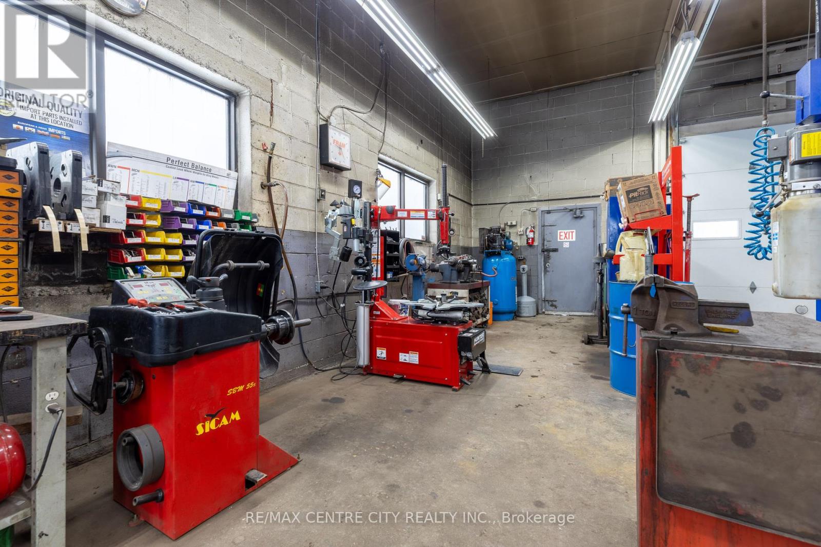 827 Central Avenue, London East (East G), Ontario  N5W 3R1 - Photo 13 - X12614870