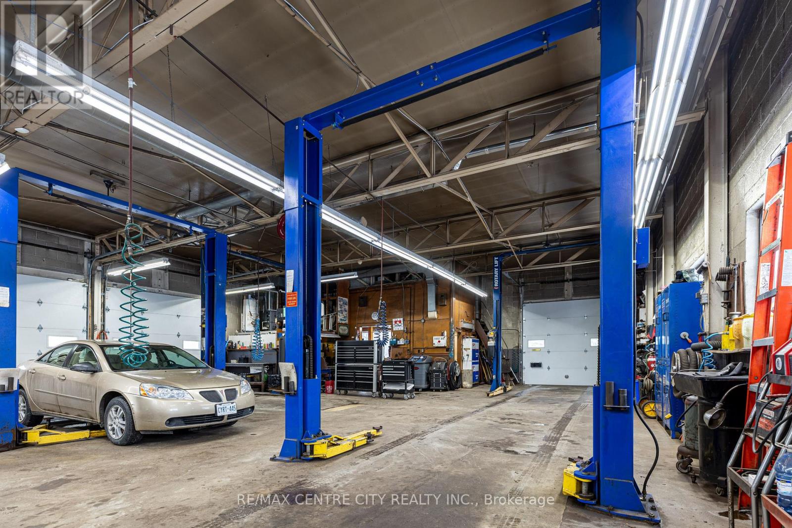 827 Central Avenue, London East (East G), Ontario  N5W 3R1 - Photo 14 - X12614870