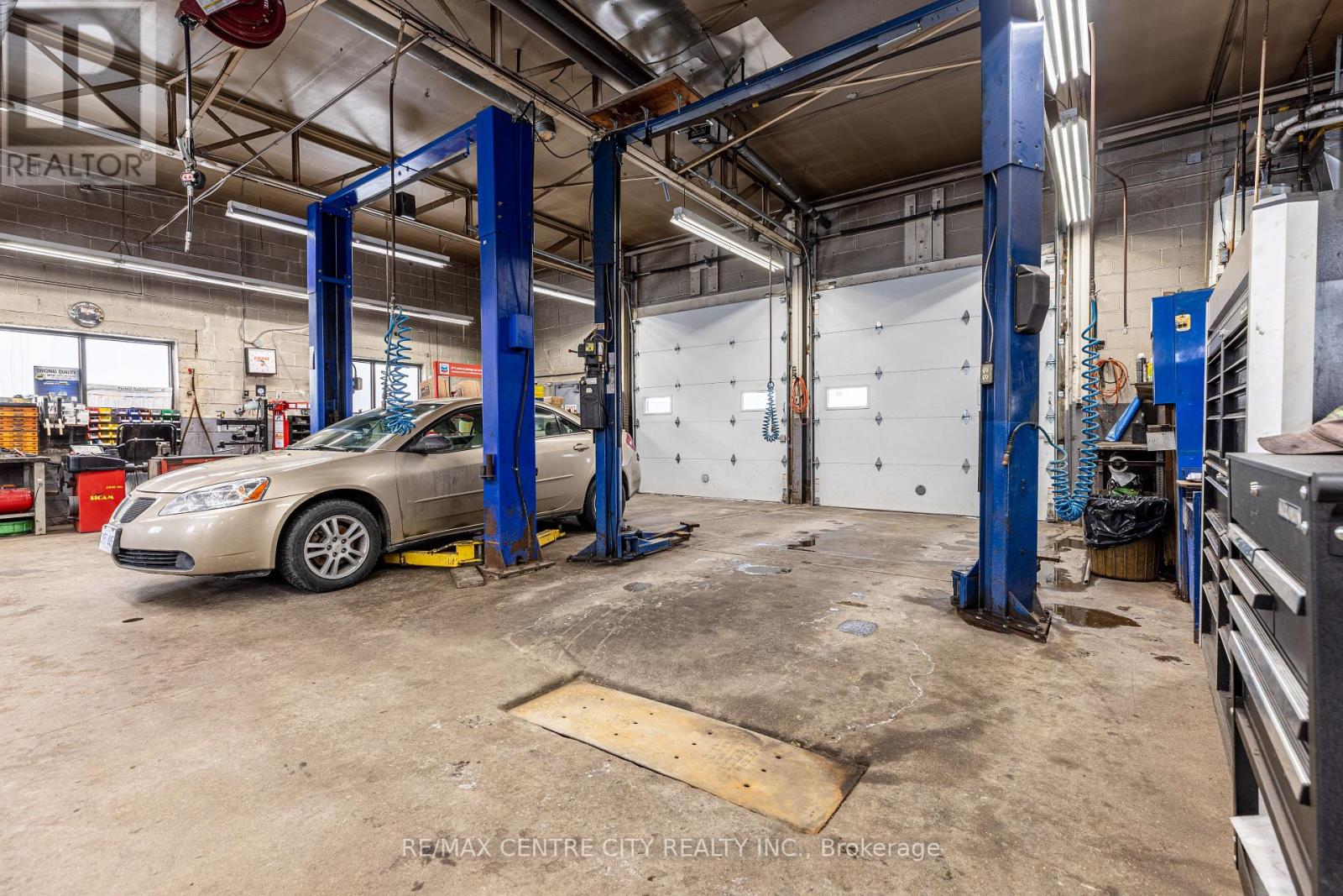 827 Central Avenue, London East (East G), Ontario  N5W 3R1 - Photo 16 - X12614870