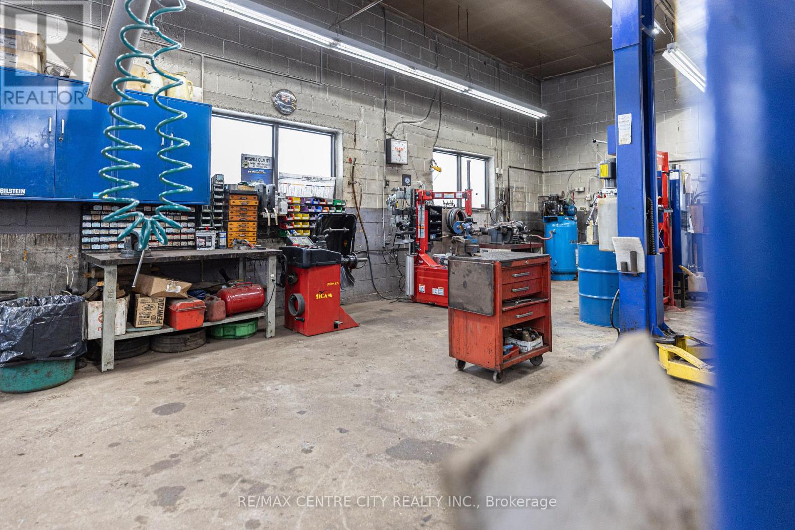 827 Central Avenue, London East (East G), Ontario  N5W 3R1 - Photo 24 - X12614870