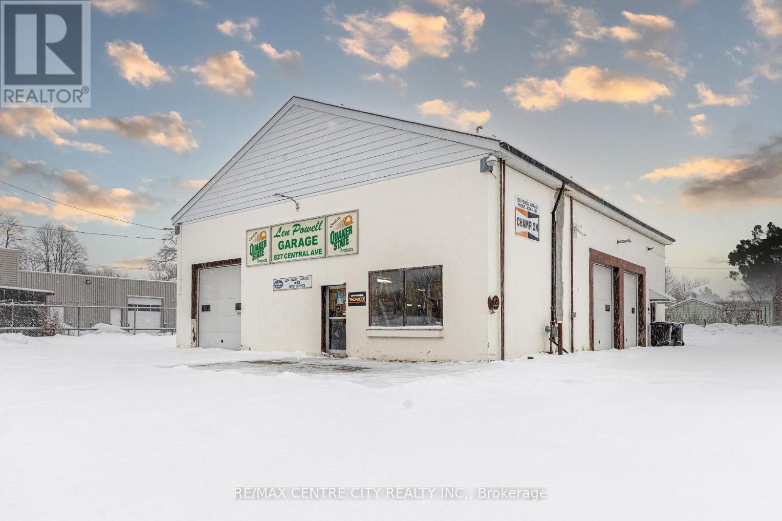 827 Central Avenue, London East (East G), Ontario  N5W 3R1 - Photo 3 - X12614870