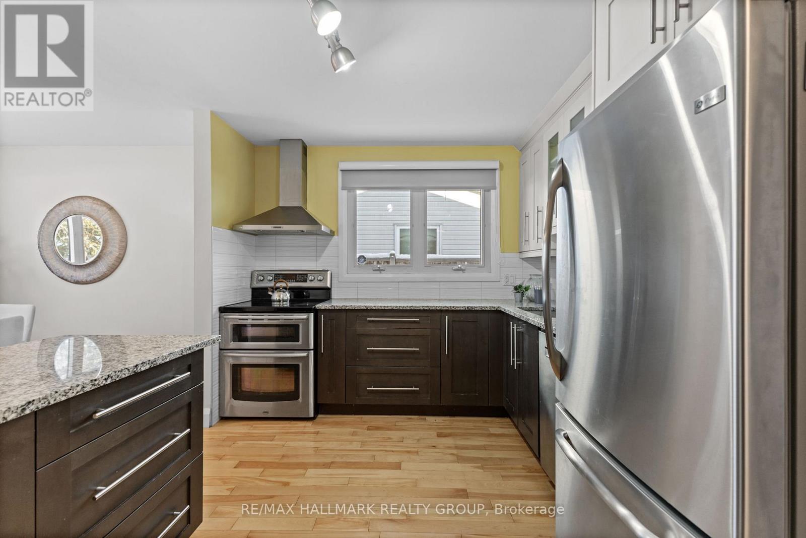 2155 Monson Crescent, Ottawa, Ontario  K1J 6A7 - Photo 11 - X12614868