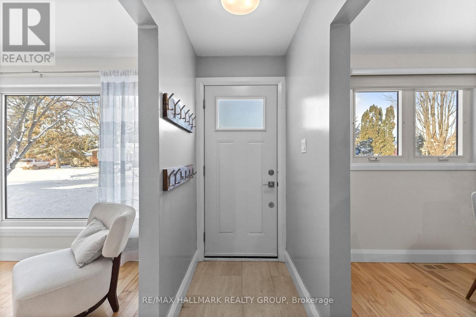 2155 Monson Crescent, Ottawa, Ontario  K1J 6A7 - Photo 5 - X12614868