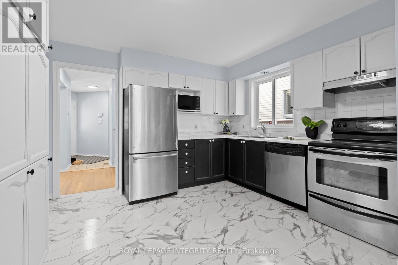 11 Royal Field Crescent, Ottawa, Ontario  K2J 4G1 - Photo 11 - X12614878