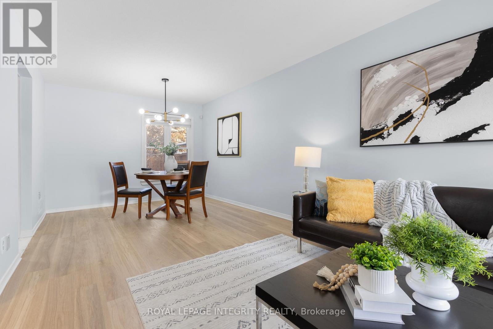 11 Royal Field Crescent, Ottawa, Ontario  K2J 4G1 - Photo 2 - X12614878