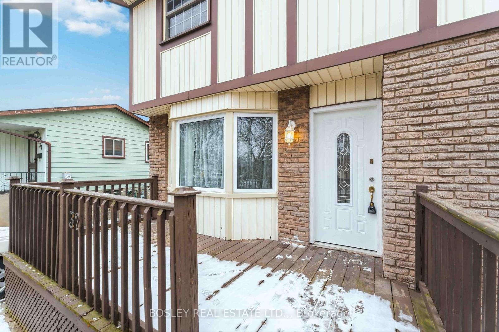 32 Lafayette Drive, St. Catharines, Ontario L2N 6C2 - Photo 2 - X12614906