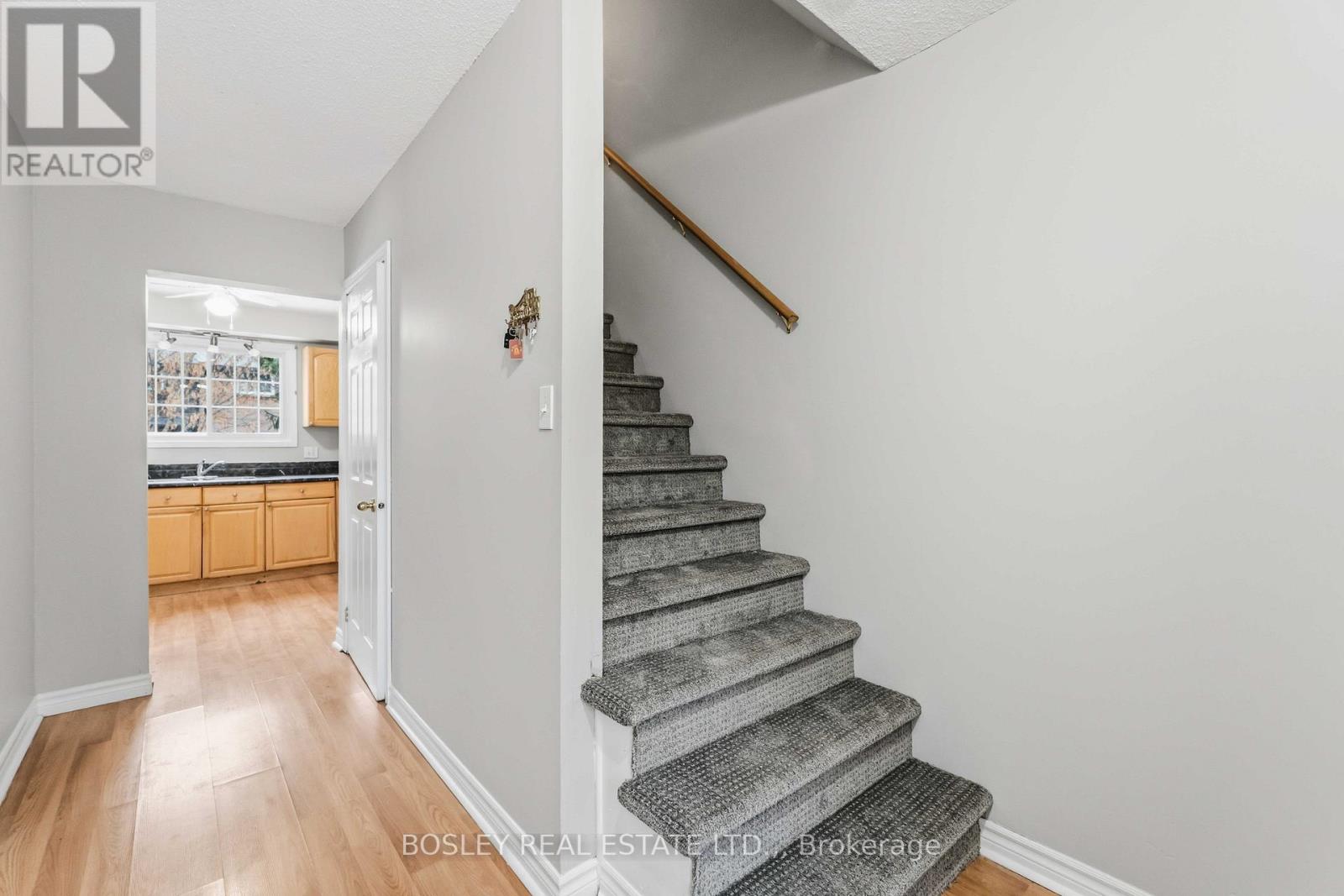 32 Lafayette Drive, St. Catharines, Ontario L2N 6C2 - Photo 5 - X12614906