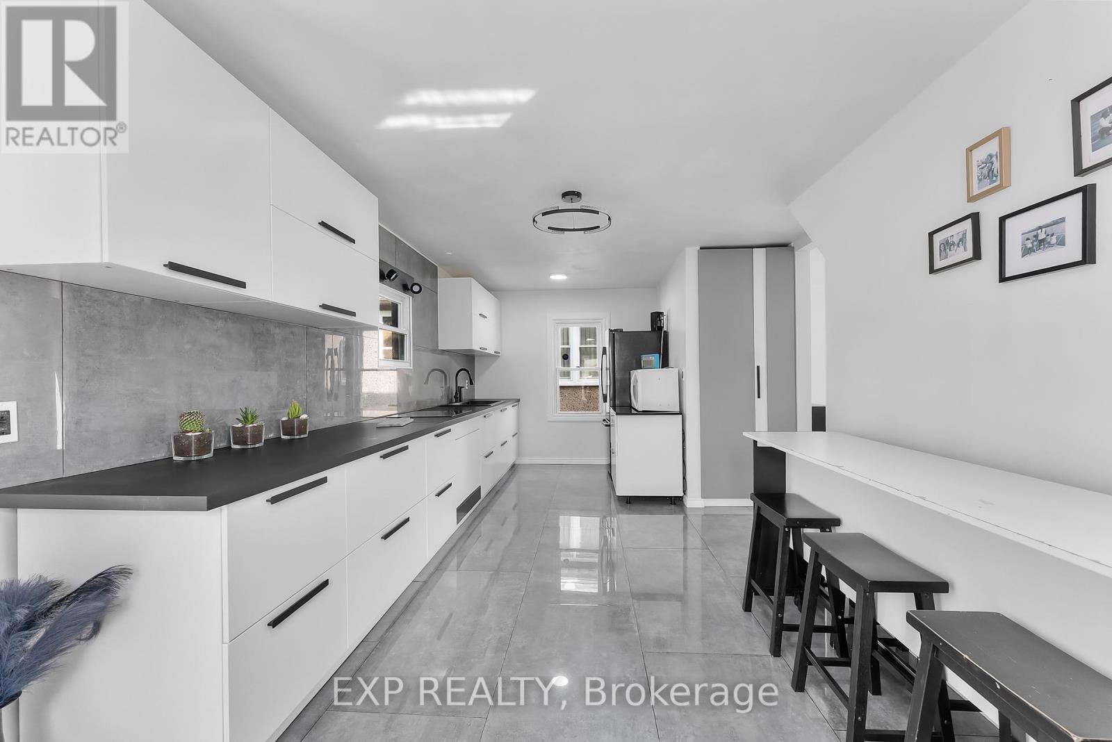 249 Wallace Avenue S, Welland (Lincoln/crowland), Ontario  L3B 1R7 - Photo 11 - X12614908