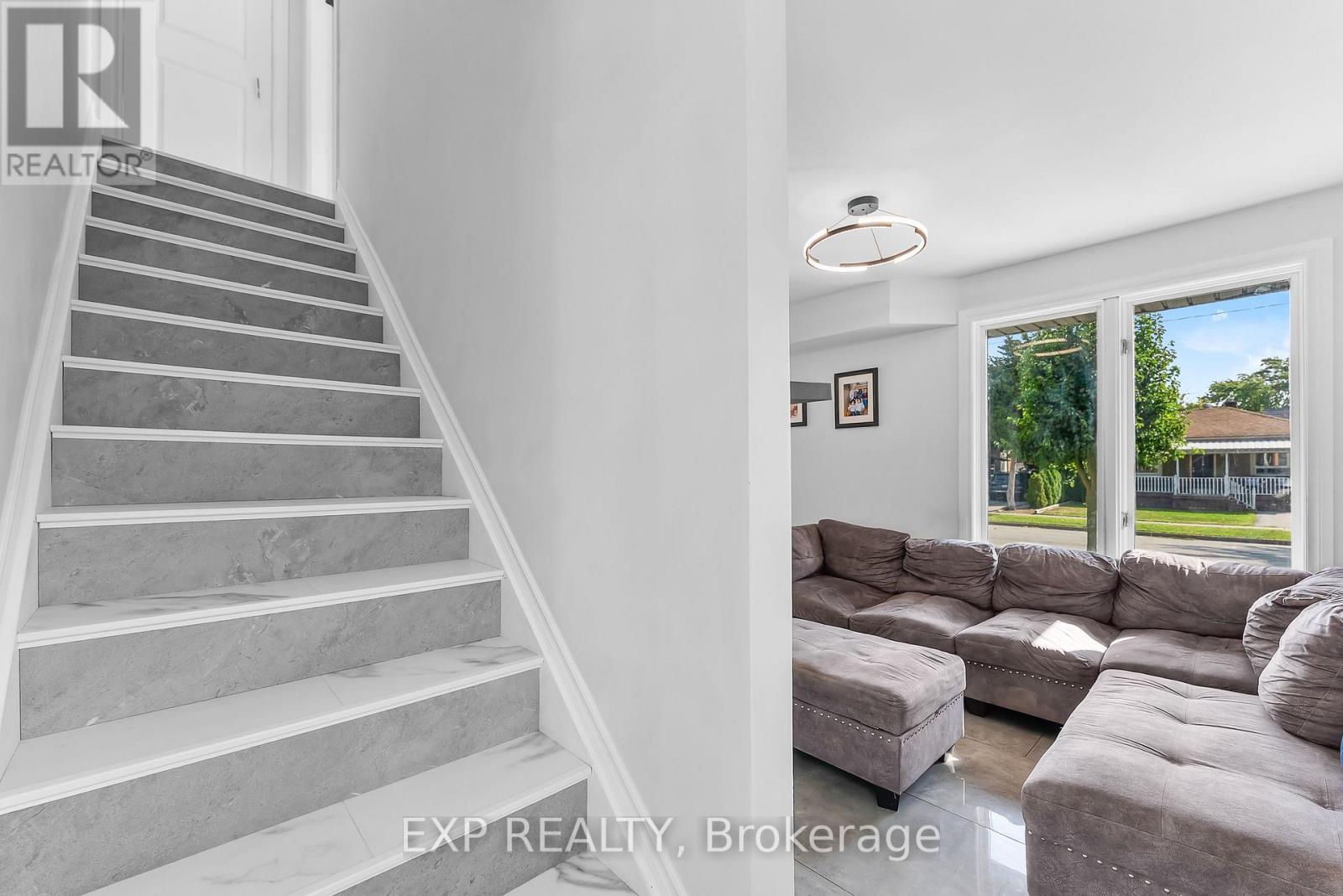 249 Wallace Avenue S, Welland (Lincoln/crowland), Ontario  L3B 1R7 - Photo 15 - X12614908